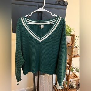 H&M Divided Green Striped VNeck Cropped Sweater